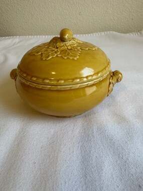Bordallo Pinheiro Oak Leaf & Acorn Ochre Small Soup  Tureen with Lid